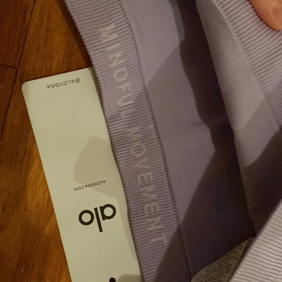 NWT ALO yoga sold out sports bra - Picture 5 of 5